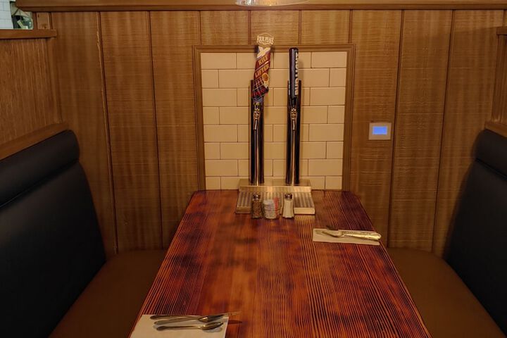 Dining 32 of 53