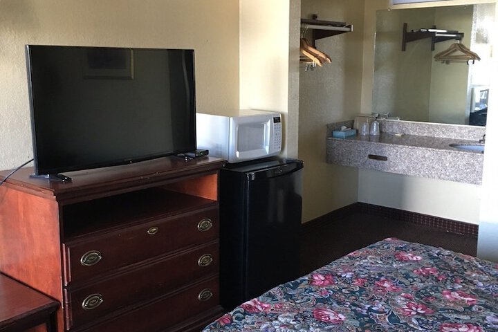 Room 12 of 17