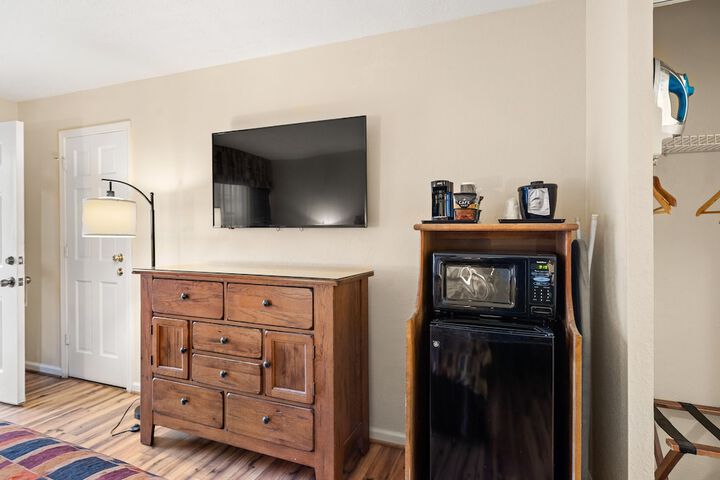 Room 7 of 65