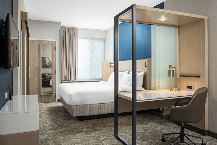 Room 15 of 25