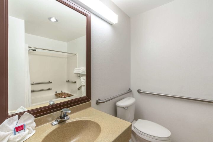 Room 20 of 28