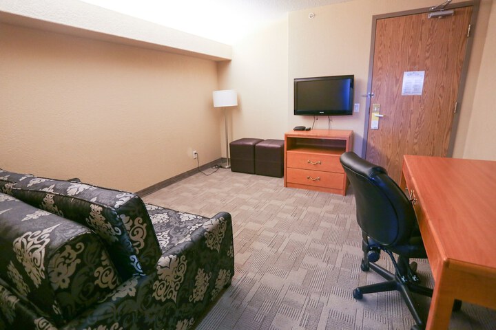 Room 63 of 80