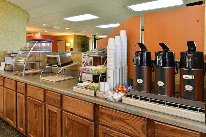 Breakfast/Coffee Service 18 of 25