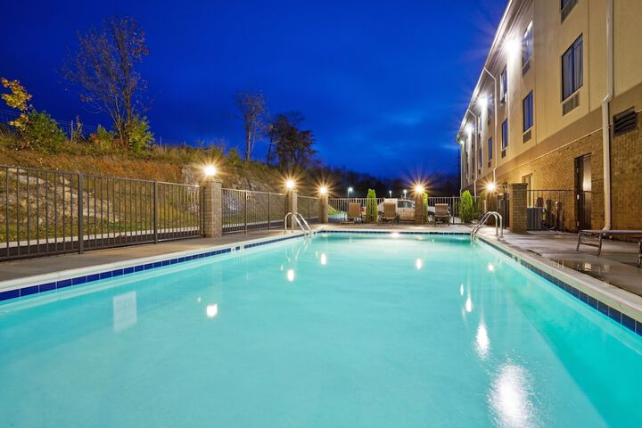Pool 9 of 33