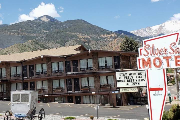 Silver Saddle Motel