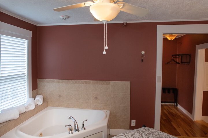 Room 102 of 153