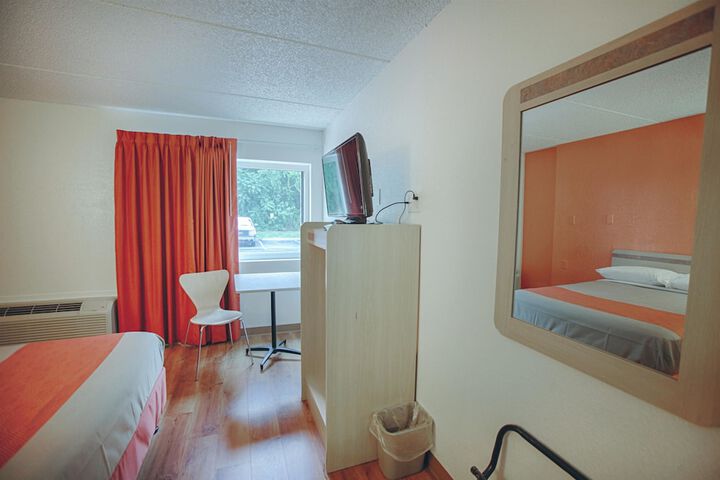 Room 34 of 47
