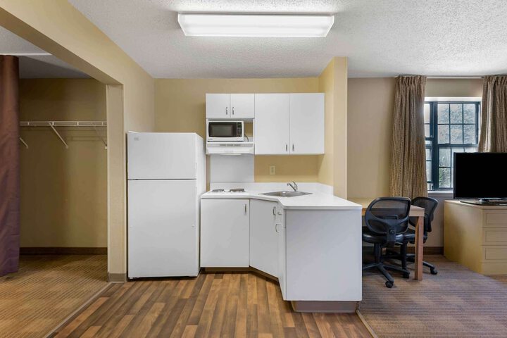 Room 27 of 29