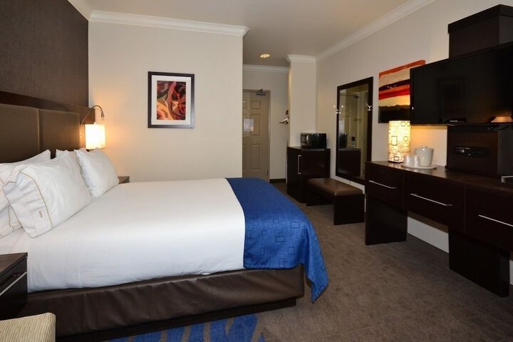 Room 33 of 71