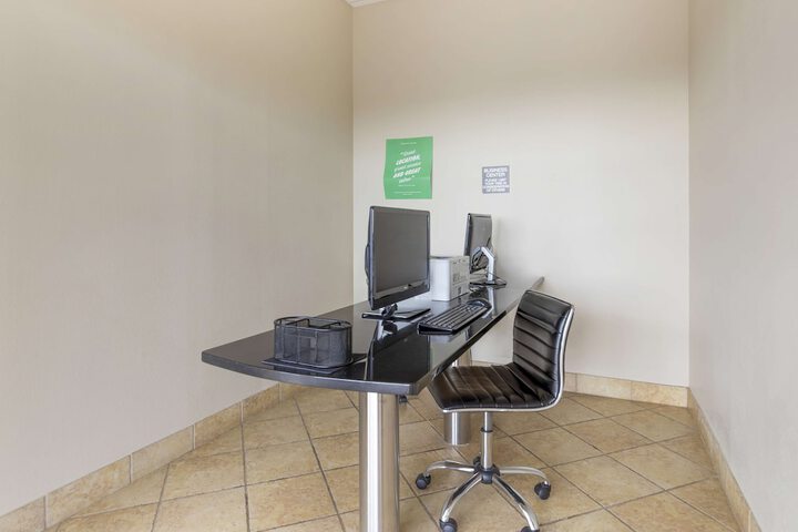 Business Center 25 of 25