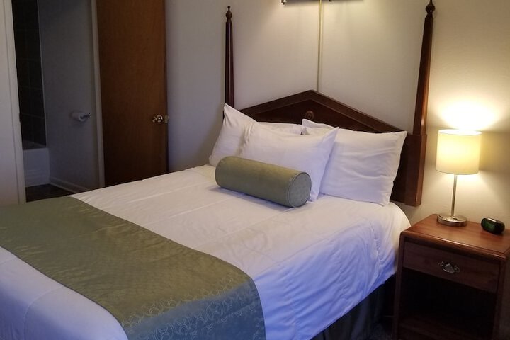 Room 28 of 32