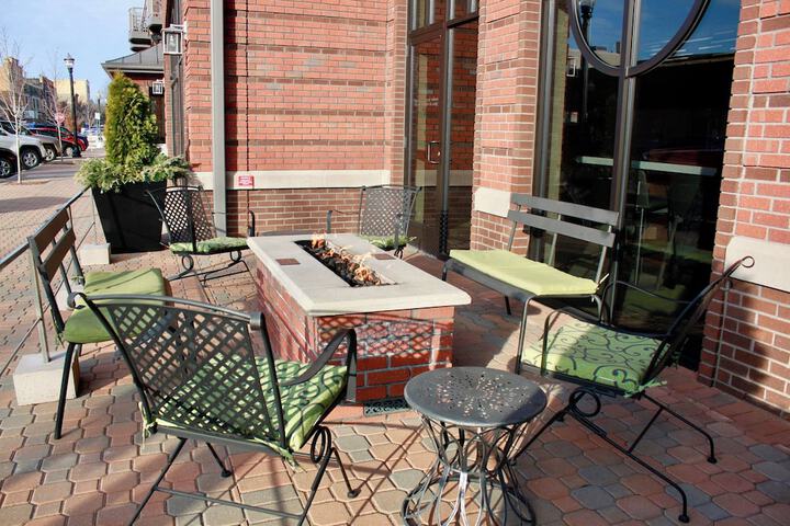 Courtyard by Marriott Holland Downtown