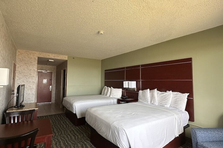 Room 27 of 40