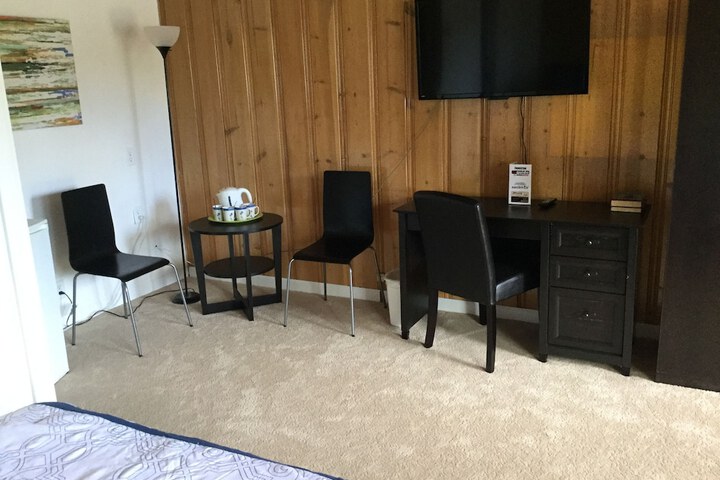 Cedars Motel