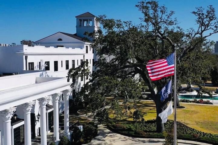White House Hotel