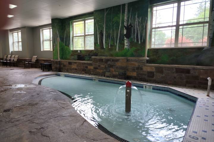 La Quinta Inn & Suites by Wyndham Lake George
