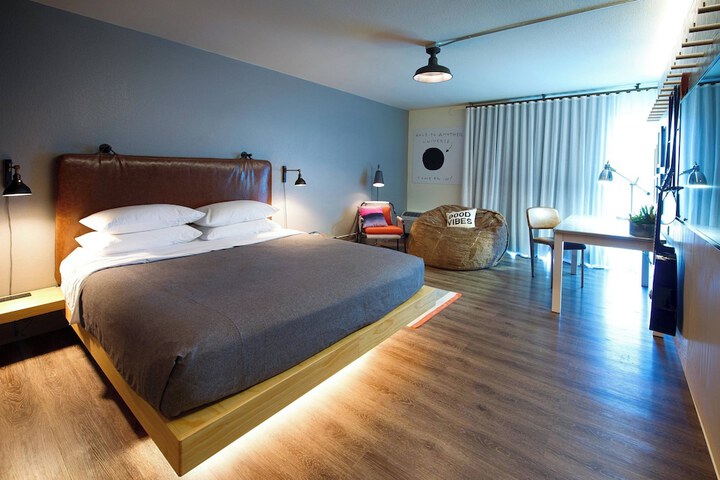 MOXY Phoenix Tempe / ASU Area