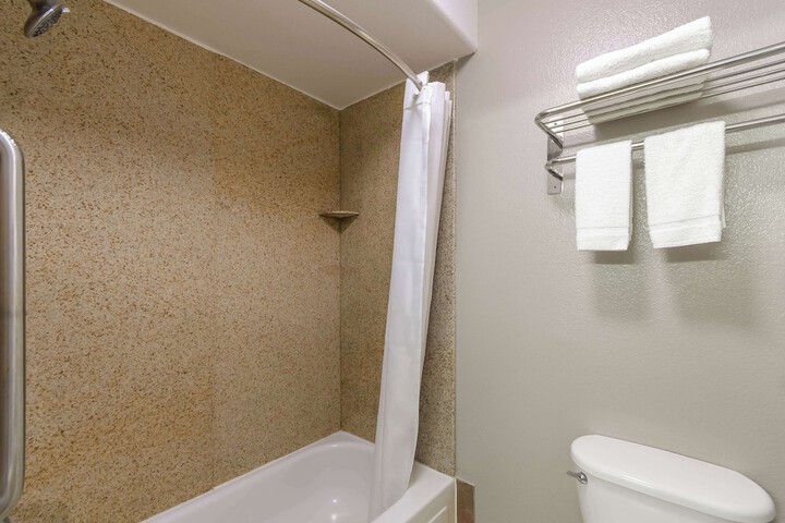 Room 17 of 26