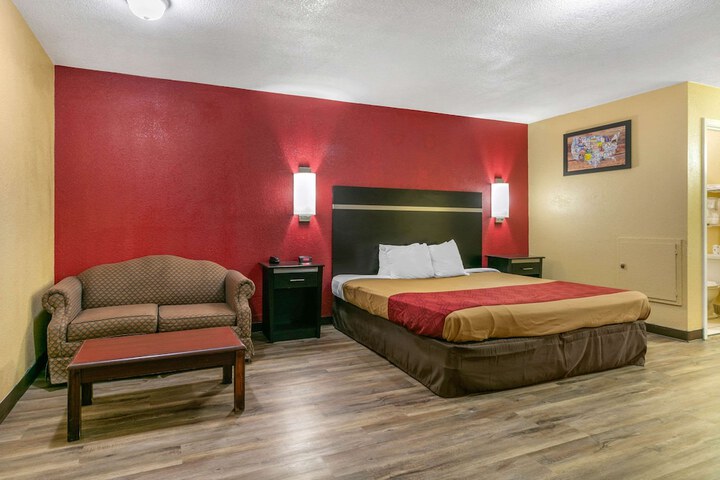 Room 10 of 27