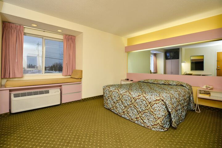 Room 12 of 20