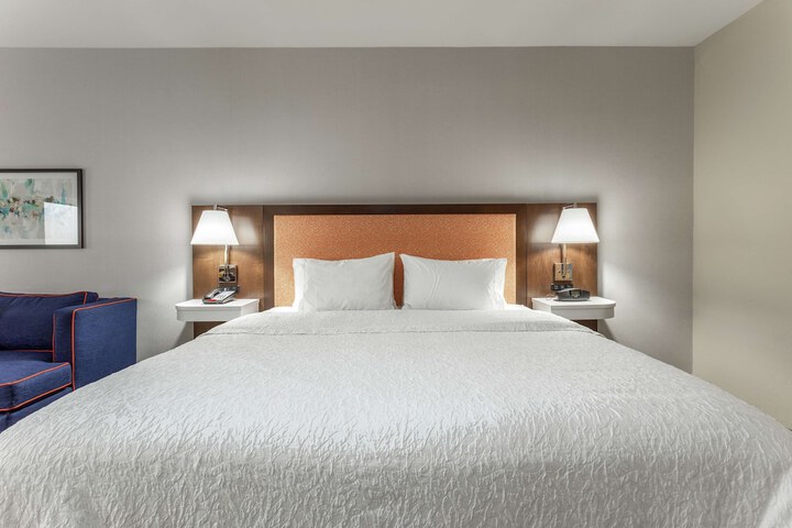 Room 12 of 24