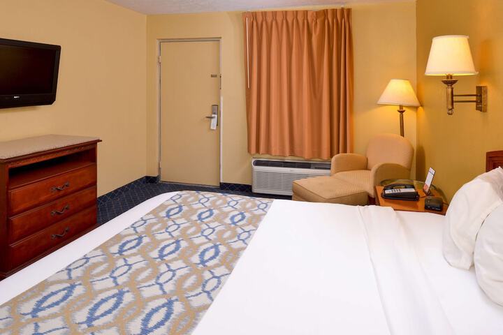 Room 20 of 28