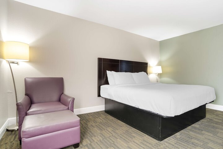 Room 18 of 27