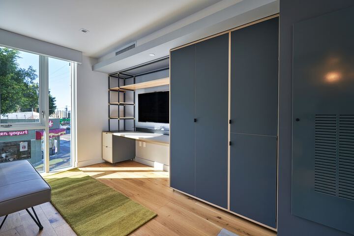 Room 14 of 32