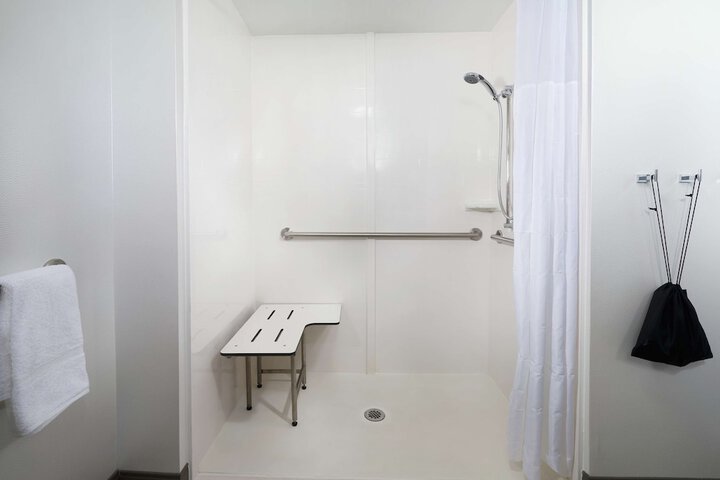 Room 8 of 23