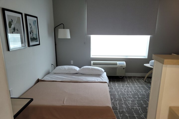Room 19 of 33