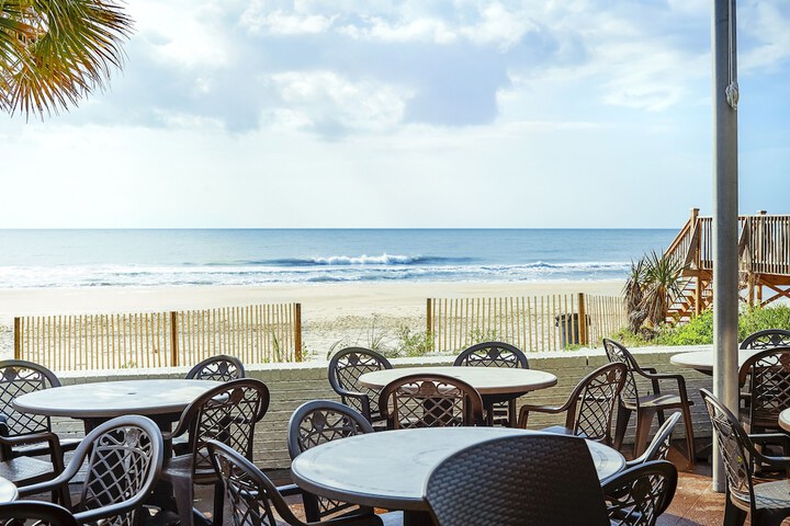 The Oceanfront Litchfield Inn