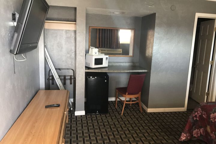Economy Inn Motel
