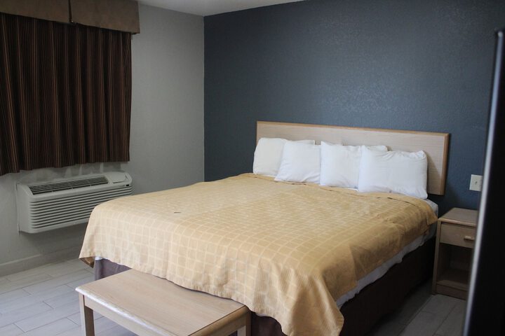 Room 30 of 42