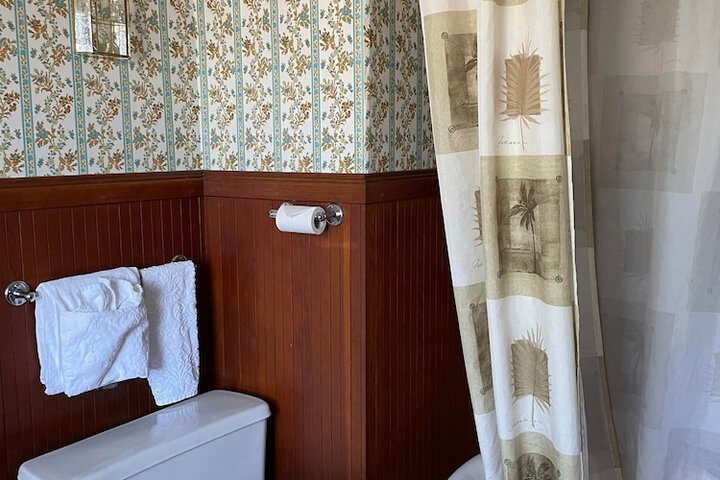 Room 48 of 74