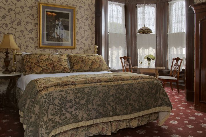 Room 35 of 65