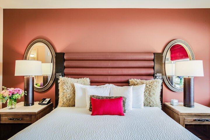 Room 43 of 69