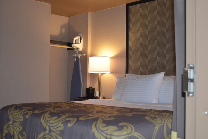 Room 20 of 39