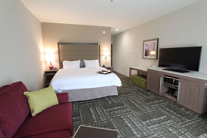 Hampton Inn & Suites Dallas Market Center