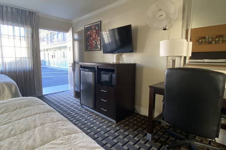 Room 68 of 71