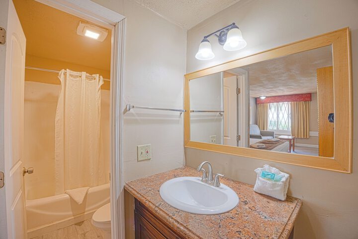 Room 47 of 128