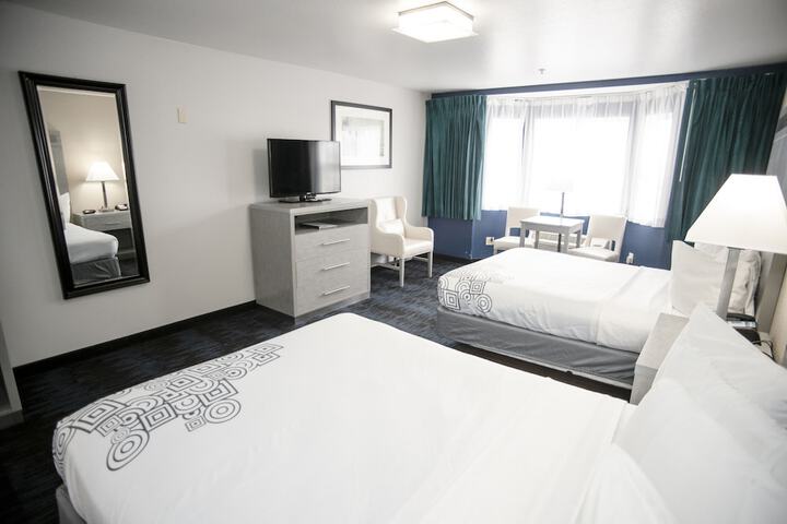 Room 28 of 39