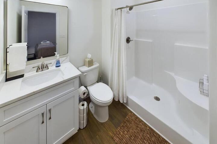 PIckens Place Unit B