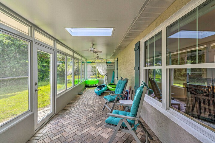 Rainbow River Home w / Private Kayak Dock