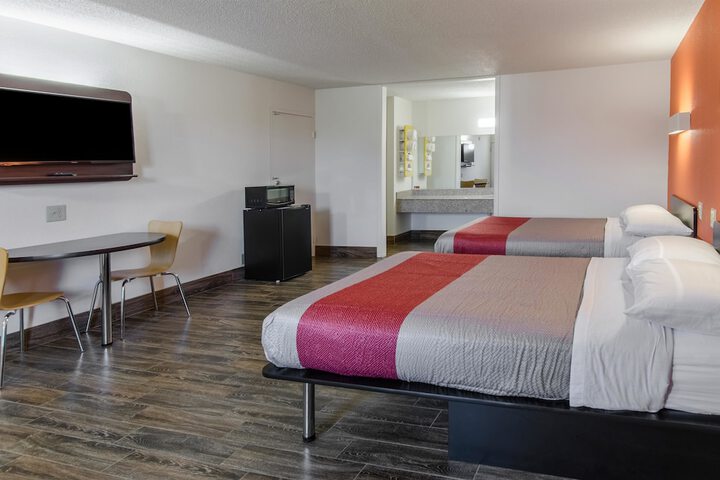 Room 17 of 27
