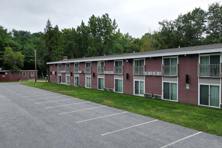 Hotel 7 of 42