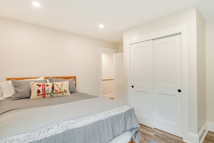 Mid-century Tenney Mountain Condo Near Hiking
