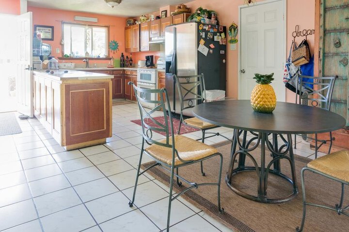 THE LAHAINA BUNGALOW