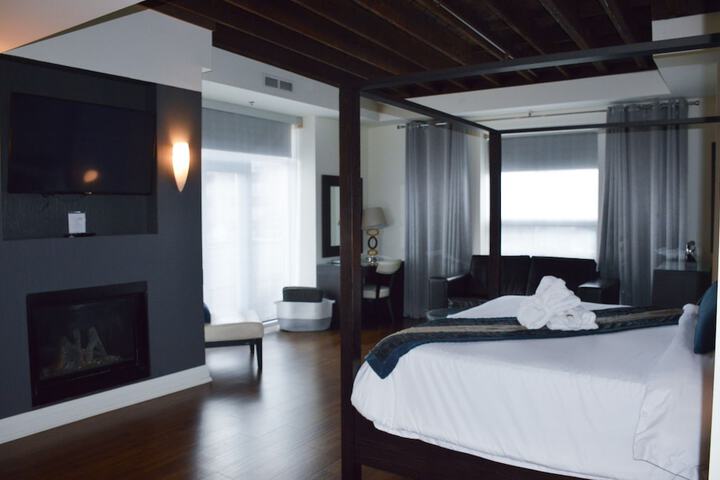 Room 37 of 65