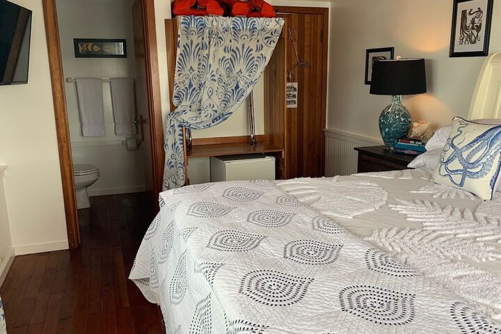 Room 47 of 83
