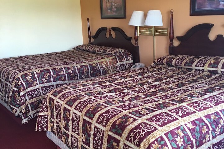 Room 11 of 16